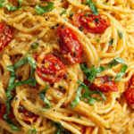 The Best Creamy Garlic Tomato Pasta